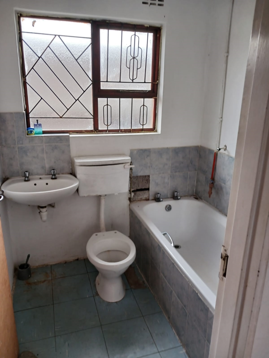To Let 2 Bedroom Property for Rent in Amalinda North Eastern Cape